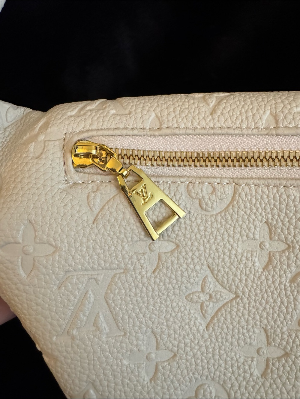 Louis Vuitton Style Cream Embossed Monogram Belt Bag Bum Bag VGUC - Picture 8 of 11
